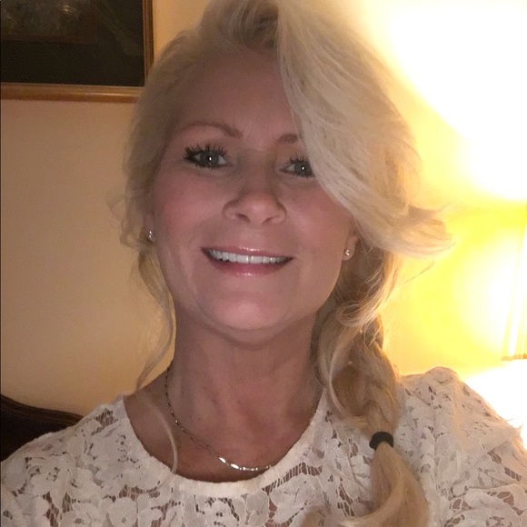 Meet your Posher, Dawn - Picture 2 of 13